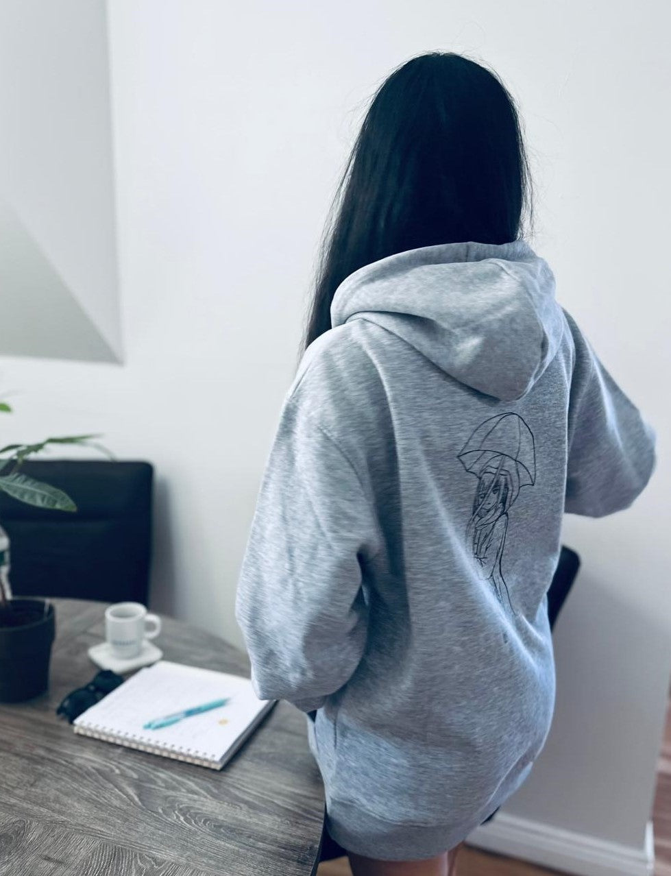 Girl Holding Umbrella Oversized Grey Pullover Hoodie Sweatshirt with Pocket